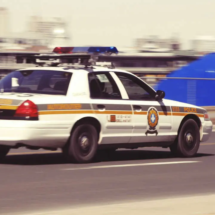 police car about to perform DWI stop